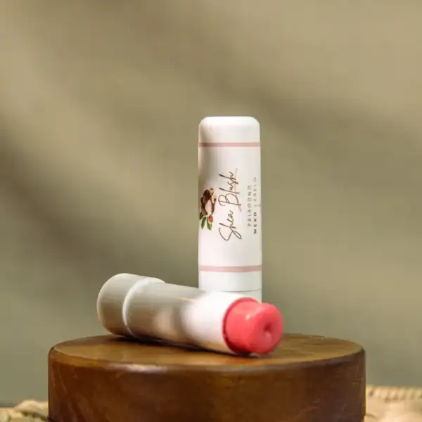 Shea Blush meki balzam za usne u boji